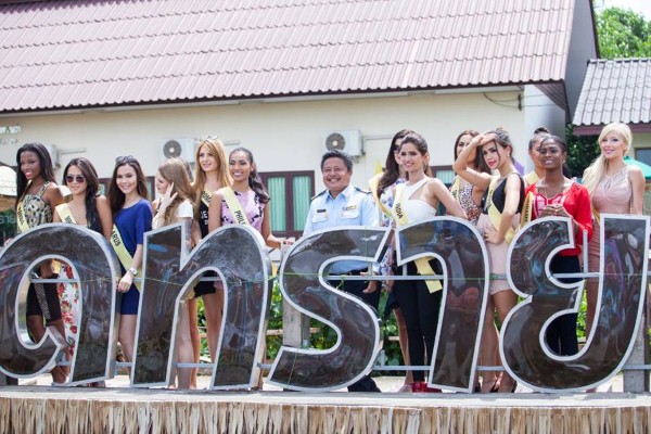 ทช. นำคณะ Miss Grand International 2015 เยี่ยมชมพื้นที่ป่าชายเลน