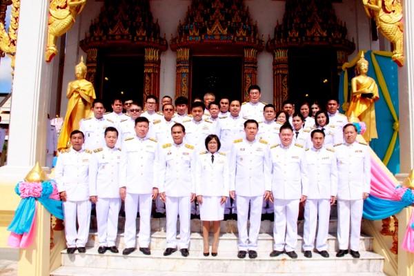 อทช.เป็นประธานในพิธีถวายผ้าพระกฐินพระราชทานประจำปี 2558