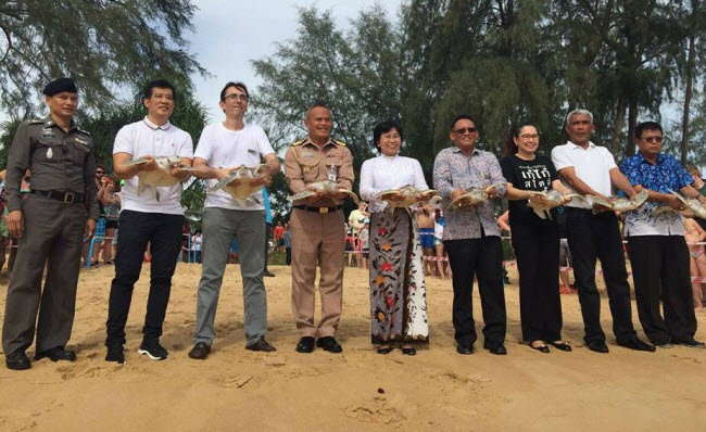 ทช.ร่วมอนุรักษ์เต่าทะเล หาดไม้ขาว