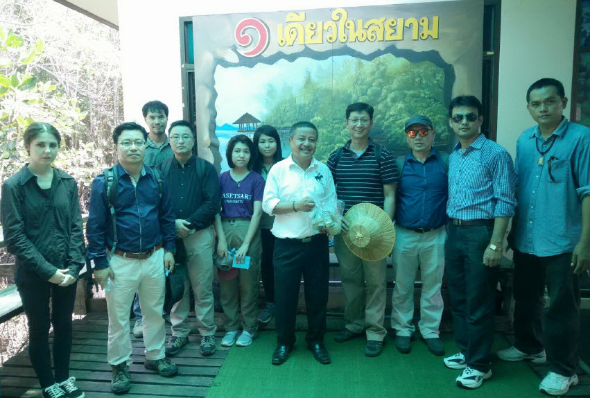 ศูนย์ฝึกอบรมฯ ที่ 1 ตราด ให้ความรู้ผู้เยี่ยมชมศึกษาความหลากหลายทางชีวภาพหาดทรายดำ