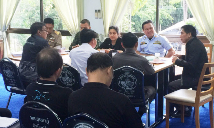 ชุดปฏิบัติการฉลามขาว ทช. สนธิกำลังเจ้าหน้าที่ตรวจยึดแปลงเพาะเลี้ยงหอยคลองลาวน
