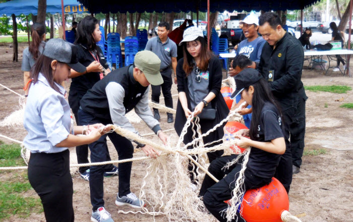 สบทช.1 อบรมให้ความรู้ทำซั้งเชือกสร้างบ้านปลาอนุรักษ์ทรัพยากรทางทะเลและชายฝั่ง