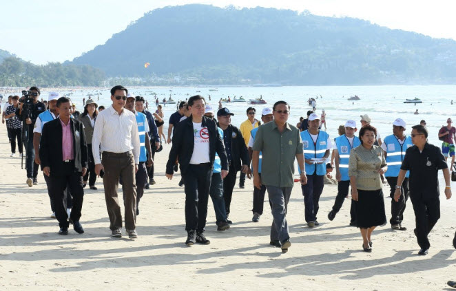 ทช.นำคณะสื่อมวลชนลงพื้นที่หาดป่าตอง ติดตามโครงการชายหาดปลอดบุหรี่