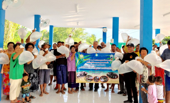 สบทช.4 ร่วมกับเครือข่ายป่าชายเลนปล่อยพันธุ์ปลากะพงสู่ธรรมชาติ