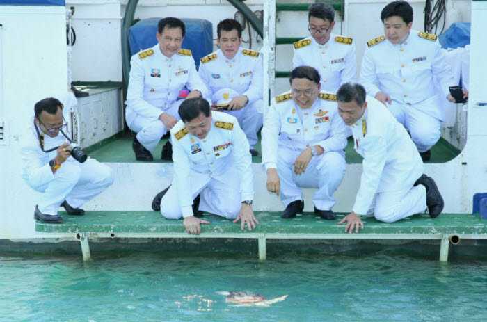 ปลัด ทส. ปล่อย "ท่านจตุพร" คืนธรรมชาติ