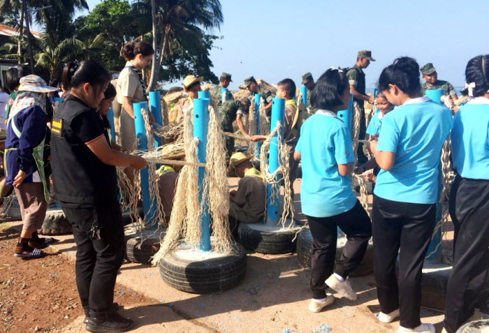 กิจกรรมทำซั้งเชือกสร้างบ้านปลารักษาทรัพยากรธรรมชาติ