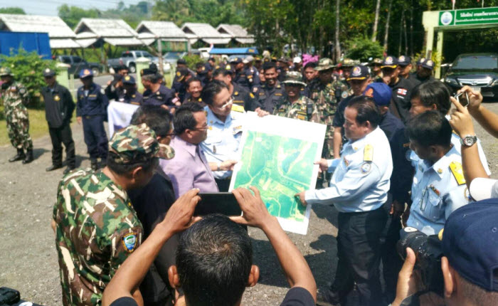 สนธิกำลังเจ้าหน้าที่ตรวจบุกรุกป่าชายเลนทำบ่อเลี้ยงกุ้งพื้นที่จังหวัดพังงา