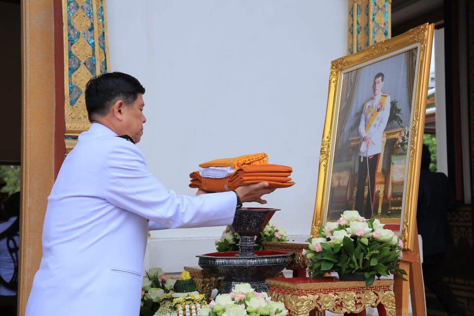 รมว.ทส นำคณะผู้บริหารถวายผ้าพระกฐินพระราชทาน ปี ๖๑