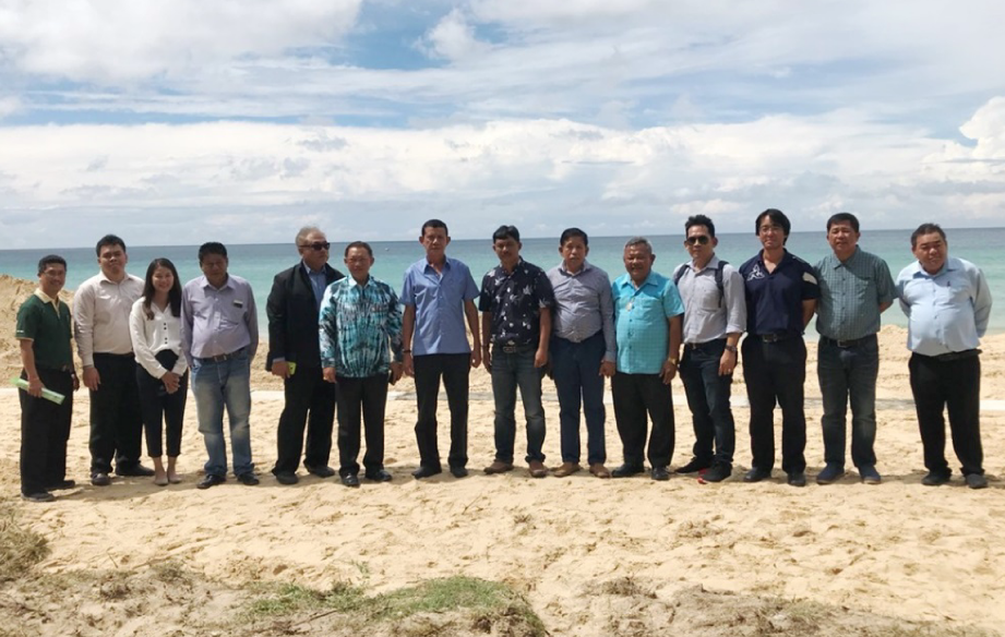 ทช. ร่วมมือกับฝ่ายปกครอง ลงพื้นที่หาข้อยุติกรณีสร้างเขื่อนดูรา - โฮลด์ หาดกะรน จ.ภูเก็ต
