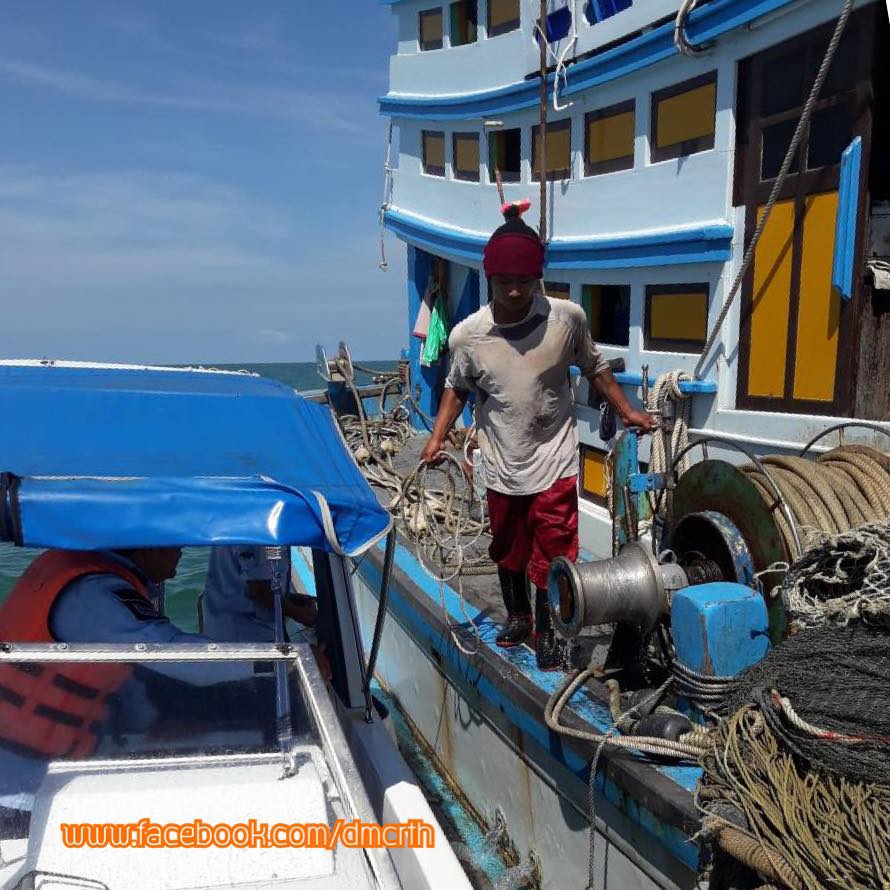 ตรวจเรือประมง และการบุกรุกแนวปะการังเกาะสมุย