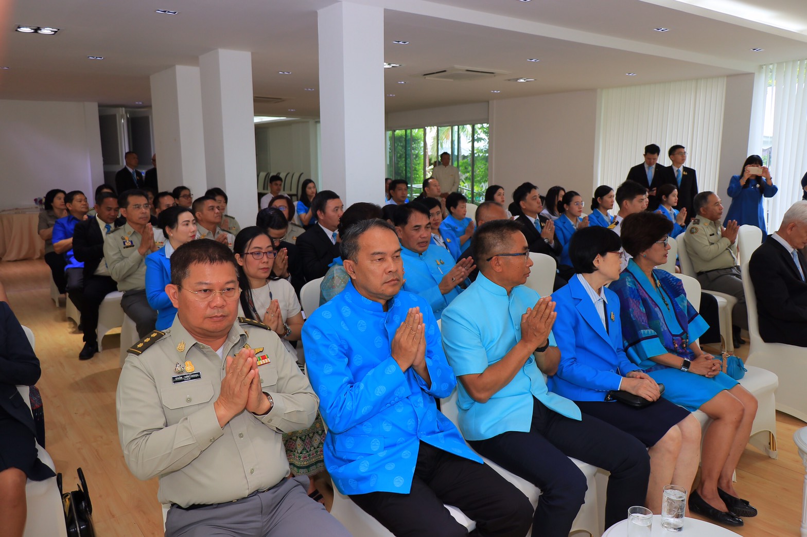 ทช.เข้าร่วมพิธีเจริญพระพุทธมนต์ ถวายภัตตาหารเพล ถวายเป็นพระราชกุศล แด่พระบรมราชชนนีพันปีหลวง