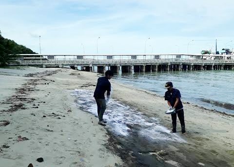 ทช.ตรวจสอบคราบน้ำมันชายหาด