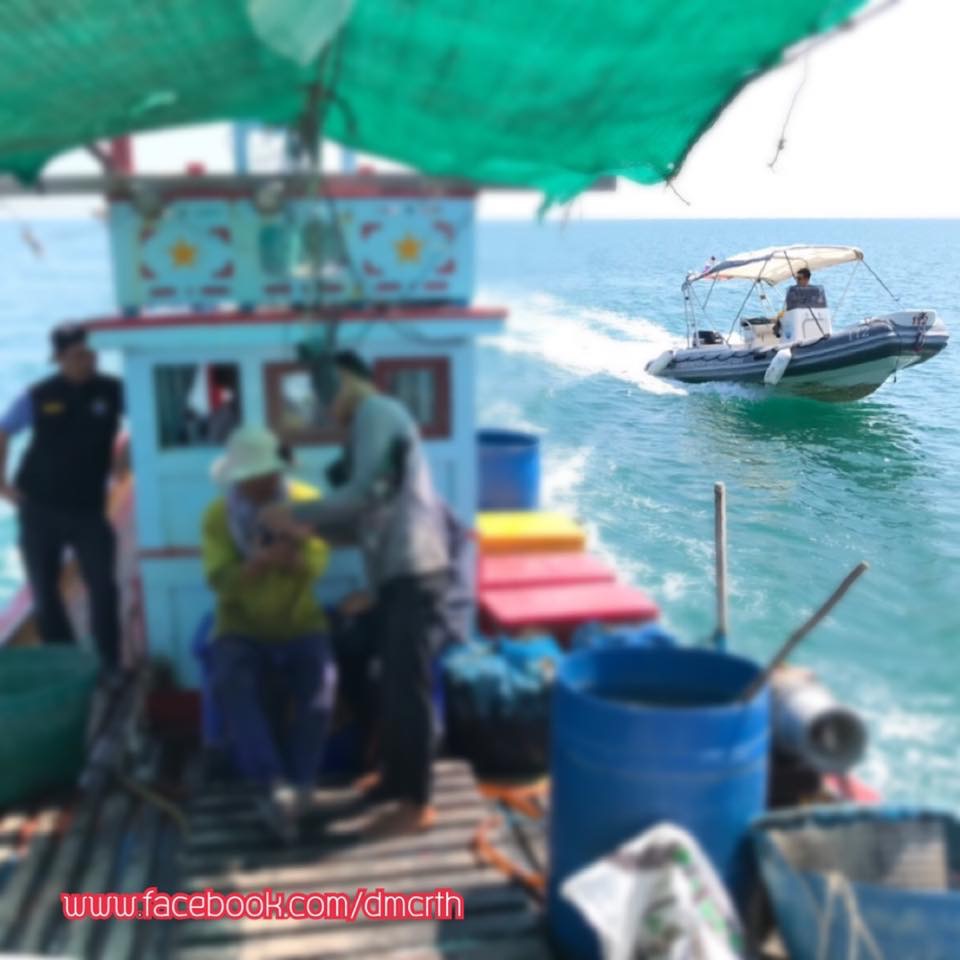 ควบคุมเรือลักลอบทำประมงในเขตทะเลชายฝั่งหัวหิน