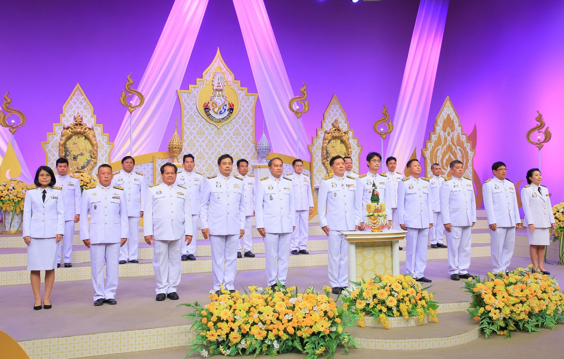 อทช.นำคณะผู้บริหารร่วมบันทึกเทปถวายพระพร พระบาทสมเด็จ พระวชิรเกล้าเจ้าอยู่หัว