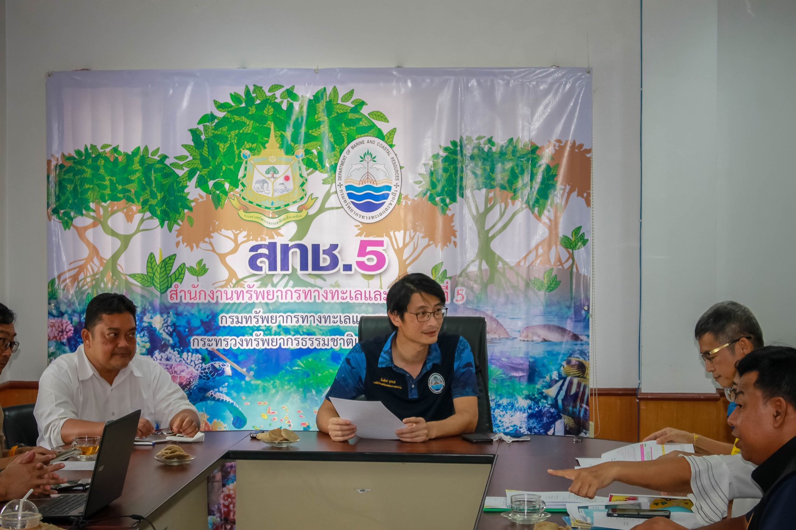 รองฯ ปิ่นสักก์ ลงพื้นที่สงขลาหารือแก้ปัญหาโครงการสร้างเขื่อนกันคลื่นกัดเซาะชายฝั่ง