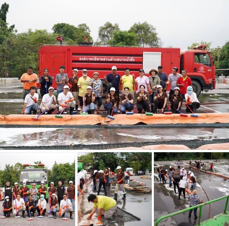 ร่วมกัน ชาวบางน้ำผึ้งซ่อมแซมทุ่นกักขยะดักก่อนลงทะเล