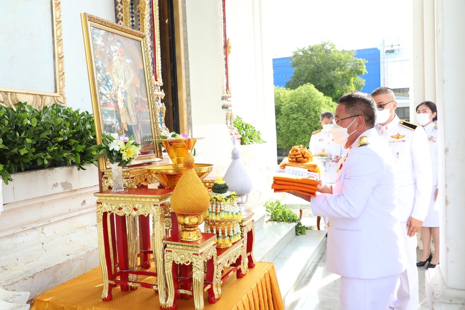 "ผู้ช่วยรัฐมนตรี ทส." นำถวายผ้าพระพระกฐินพระราชทาน ณ วัดเสนหา พระอารามหลวง จังหวัดนครปฐม