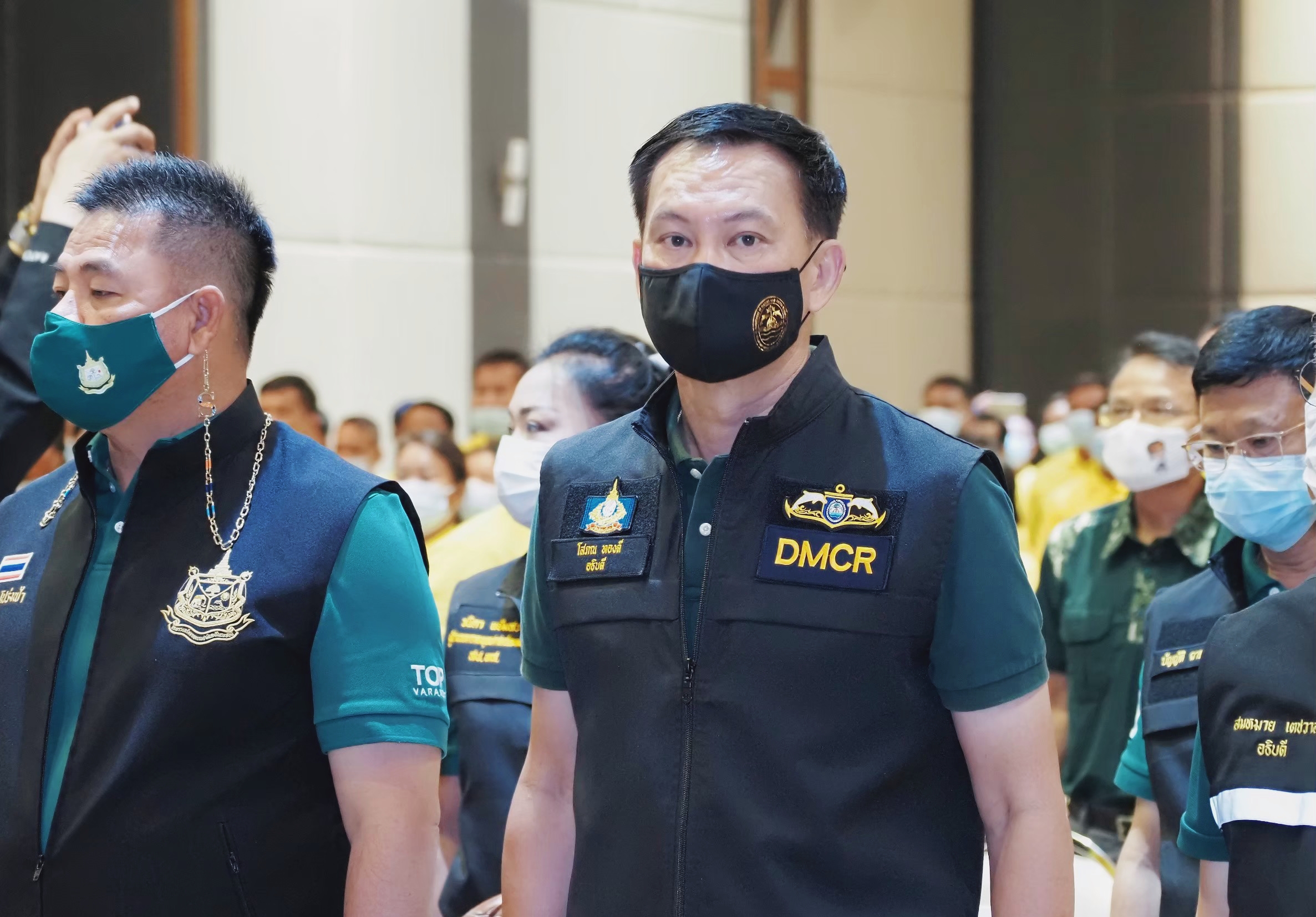 กรม ทช. ร่วมลงพื้นที่มอบถุงยังชีพบรรเทาความเดือดร้อนให้กับประชาชนผู้ประสบภัยน้ำท่วมในพื้นที่ จ.นครปฐม