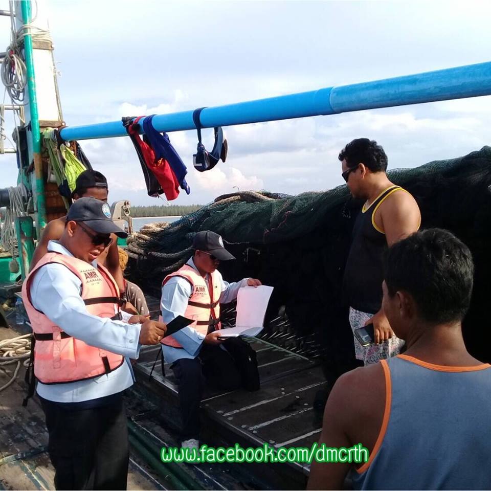 ตรวจเรือประมงปัตตานี ไม่พบผิดกฎหมาย