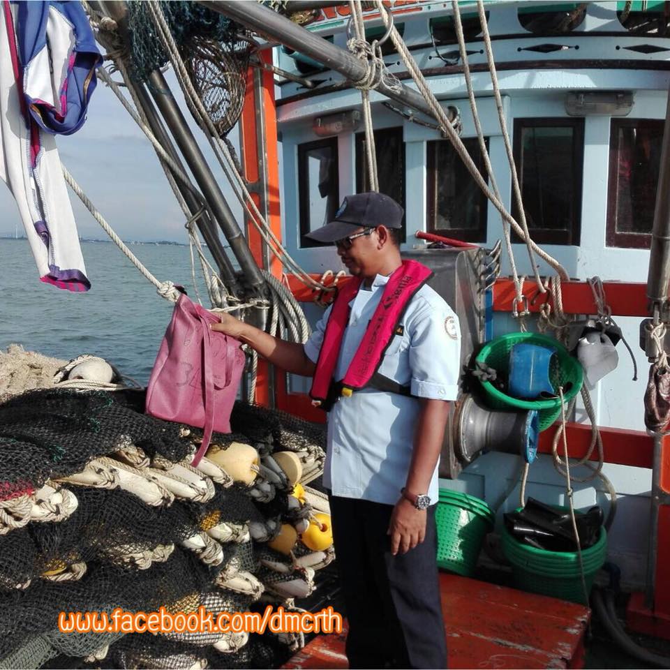 ตรวจเรือประมงปัตตานี ไม่พบผิดกฎหมาย