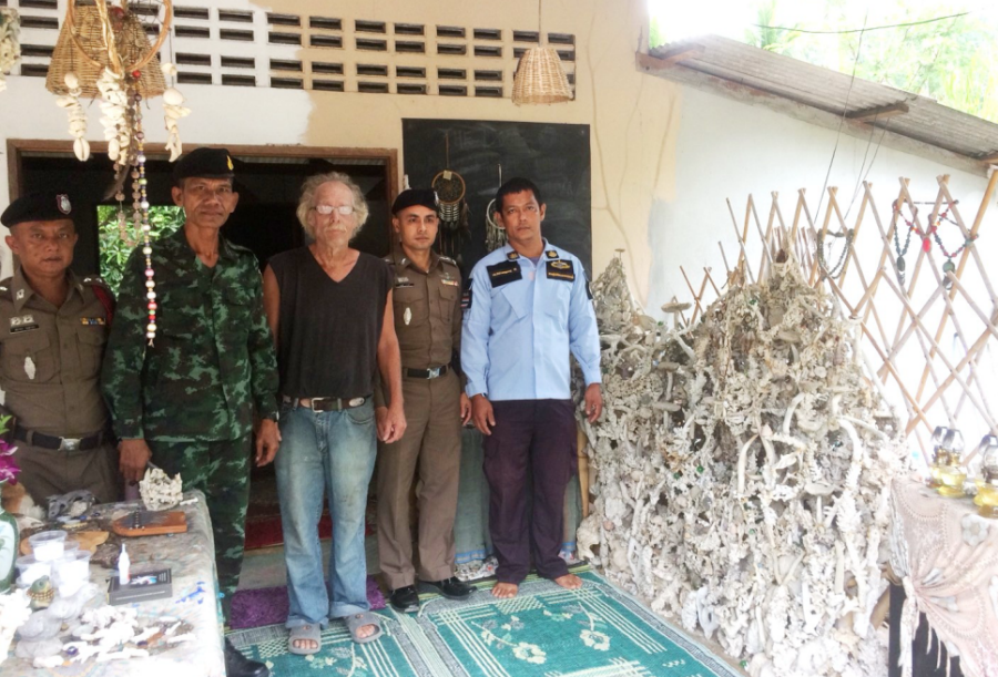 สบทช.5 ร่วมกับเจ้าหน้าที่ฝ่ายปกครองจับกุมชาวต่างชาติลักลอบขนซากปะการัง