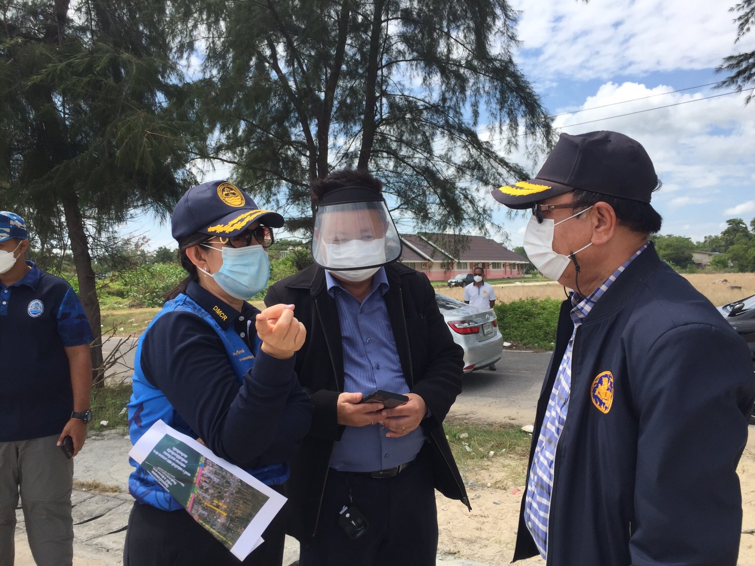 กรม ทช. ร่วมศึกษาดูงาน และตรวจสภาพพื้นที่เกี่ยวกับแนวทางการแก้ไขปัญหาคลื่นทะเลกัดเซาะชายฝั่ง เดินหน้าพัฒนาทรัพยากรธรรมชาติทางทะเลอย่างเป็นระบบ