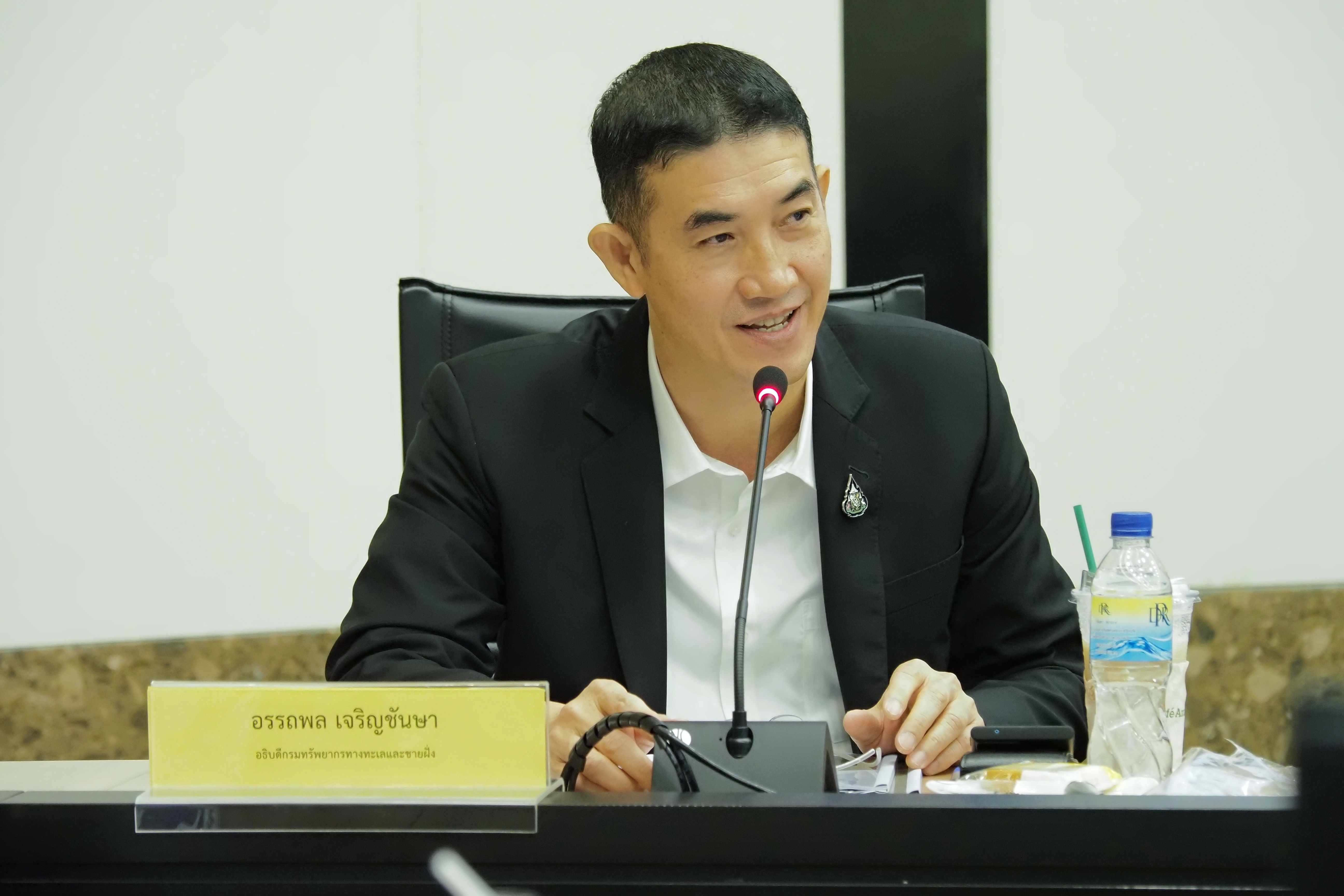 กรมทะเลและชายฝั่ง กับ กรมทางหลวงชนบท ร่วมประชุมแนวทางการอนุรักษ์และฟื้นฟูทรัพยากร ธรรมชาติและสิ่งแวดล้อม เพื่อแก้ปัญหาการใกล้สูญพันธุ์ของโลมาอิรวดีในบริเวณทะเลสาบสงขลา