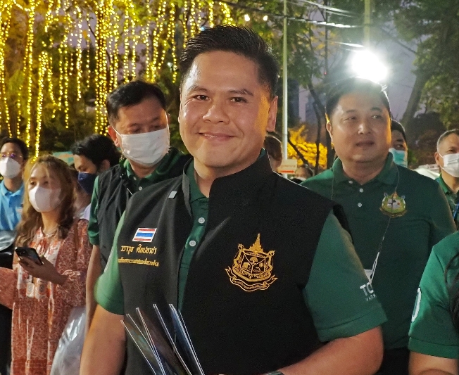 อทช. ร่วมเดินรณรงค์คัดแยกขยะลดการใช้ถุงพลาสติก พร้อมเยี่ยมชมร้านกาชาด ทส. ด้านกรมทะเลและชายฝั่ง ร่วมสนับสนุนกิจกรรมเล่นเกมส์แจกของรางวัล