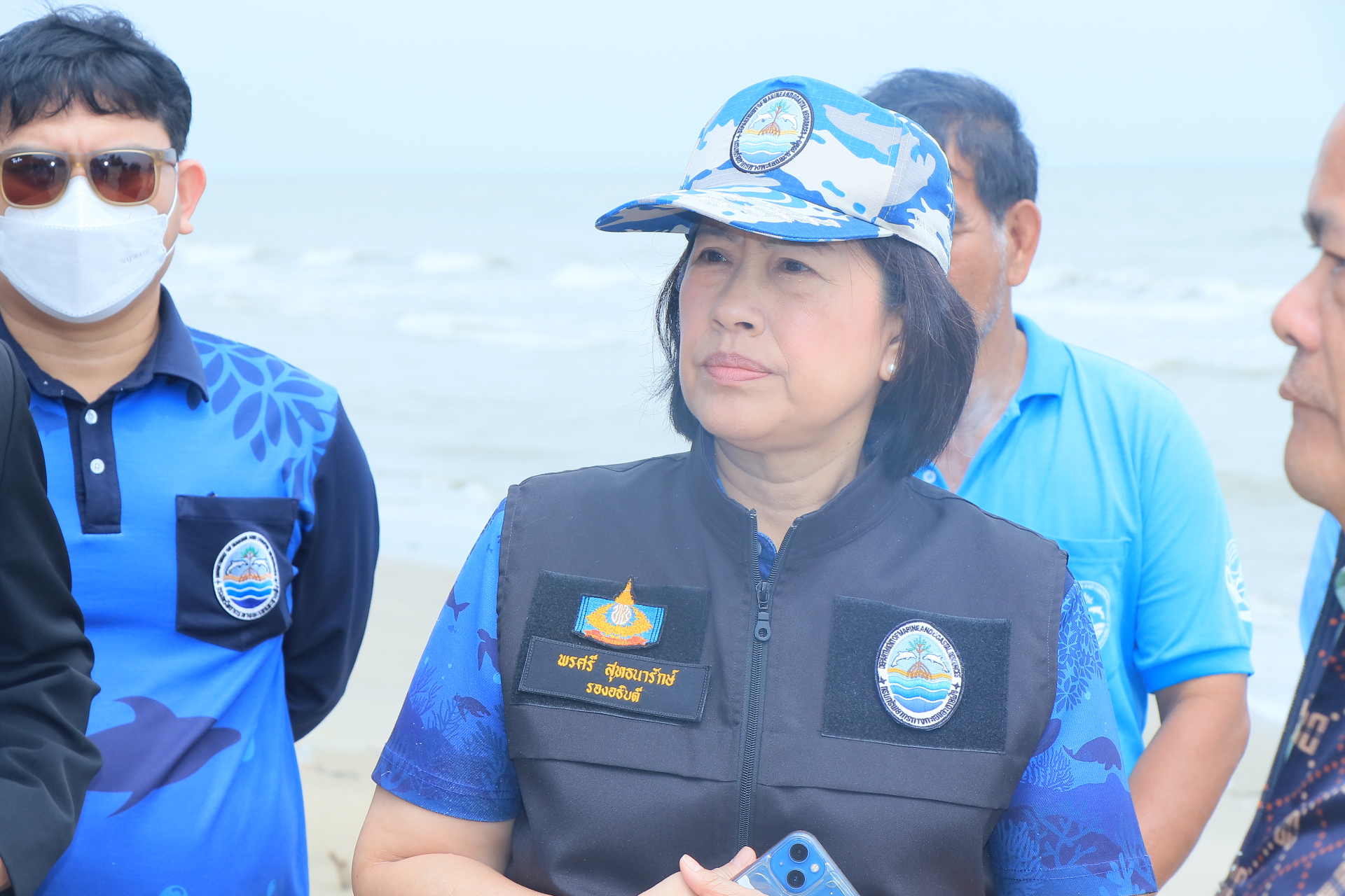 "รองพรศรี" นำทีมลงพื้นที่ติดตามสถานการณ์ด้านการกัดเซาะชายฝั่ง ในพื้นที่สุราษฯ - ชุมพร