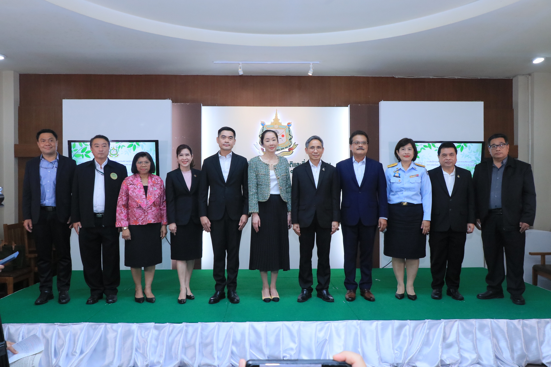 ทช. ร่วมงานแถลงข่าวจัดตั้งกรมการเปลี่ยนแปลงสภาพภูมิอากาศและสิ่งแวดล้อม พร้อมเปิดศูนย์ฯ มุ่งสู่ความเป็นกลางทางคาร์บอนและปล่อยก๊าซเรือนกระจกเป็นศูนย์